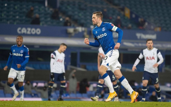 中脱颖而出 中脱颖而出